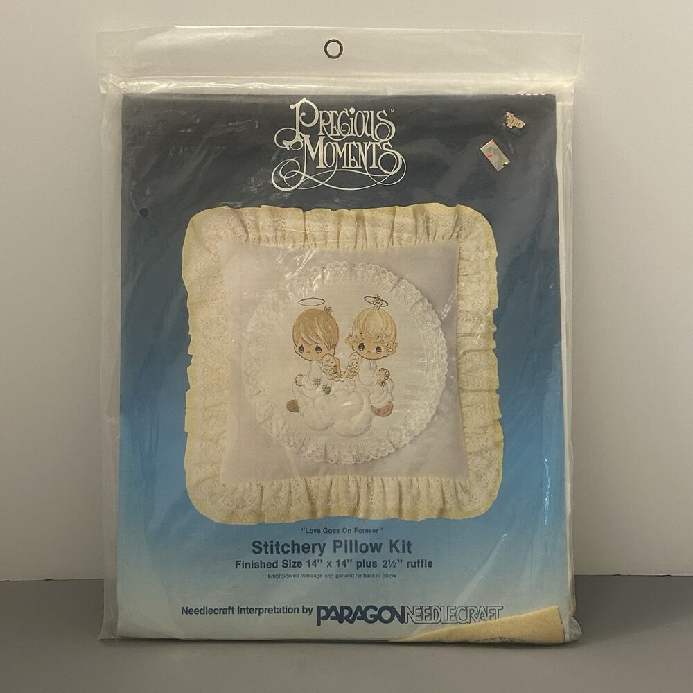 Paragon Precious Moments Pillow Kit 1984 LOVE GOES ON FOREVER 14"X 14" #1086 VTG